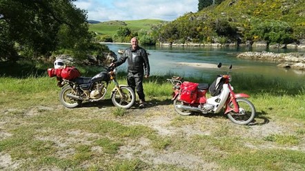 A rest stop along the Clutha River